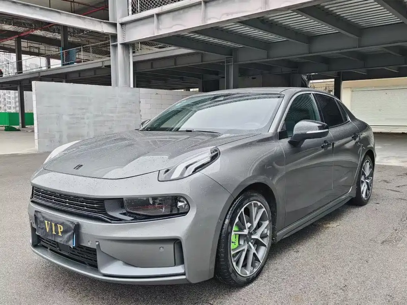 Lynk & Co 03