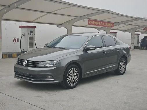 Volkswagen Sagitar 2015