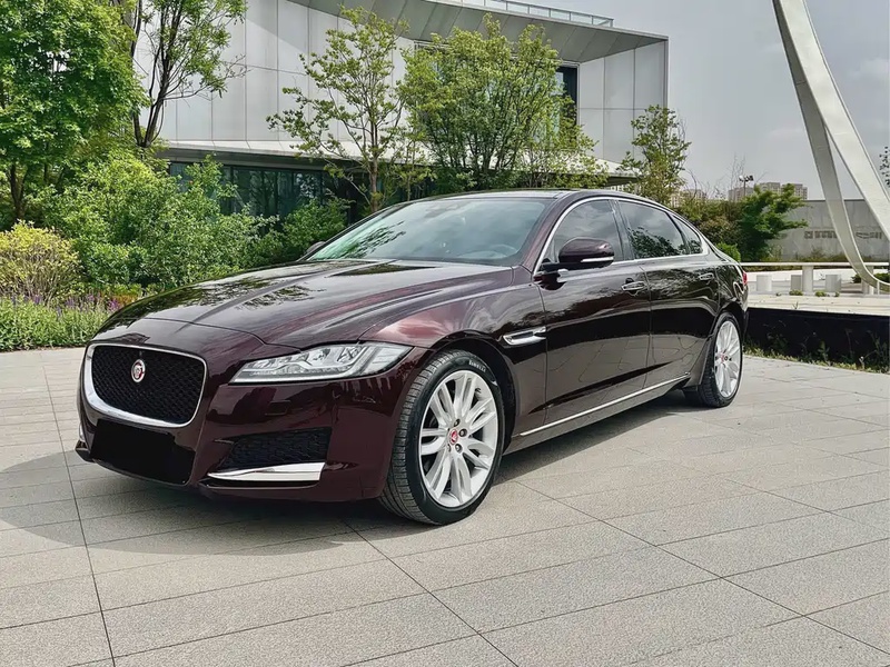 Jaguar XF