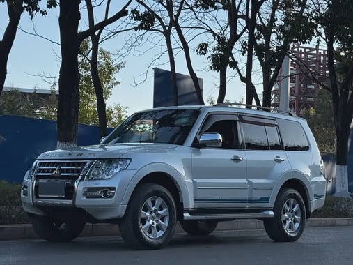 Mitsubishi Pajero 2019