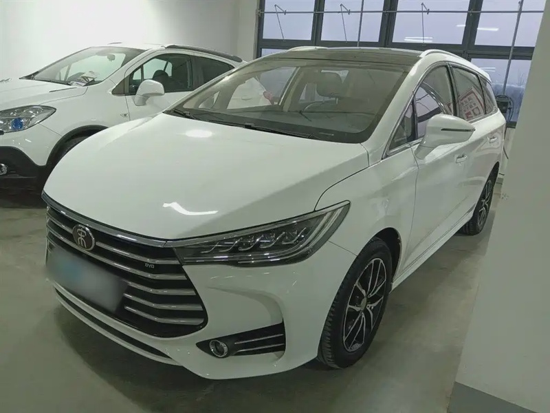 BYD MAX