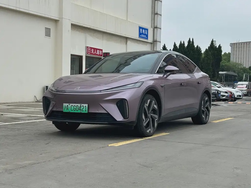 Roewe R7