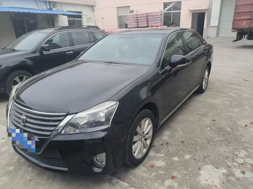 Toyota Crown 2014