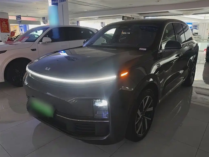 Li Auto L8