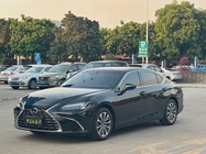 Lexus ES 2025