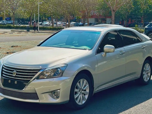 Toyota Crown 2014