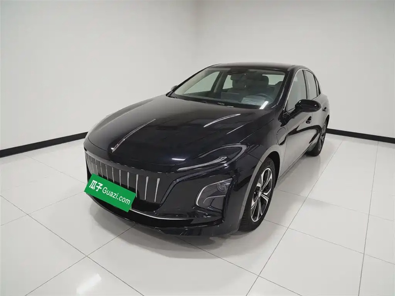 Hongqi E-QM5