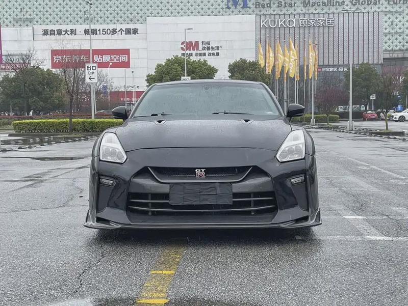Nissan GT-R