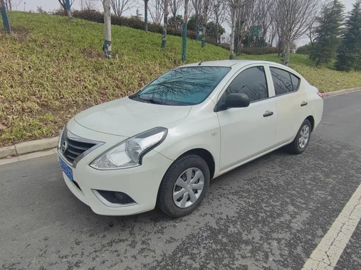 Nissan Sunny 2015