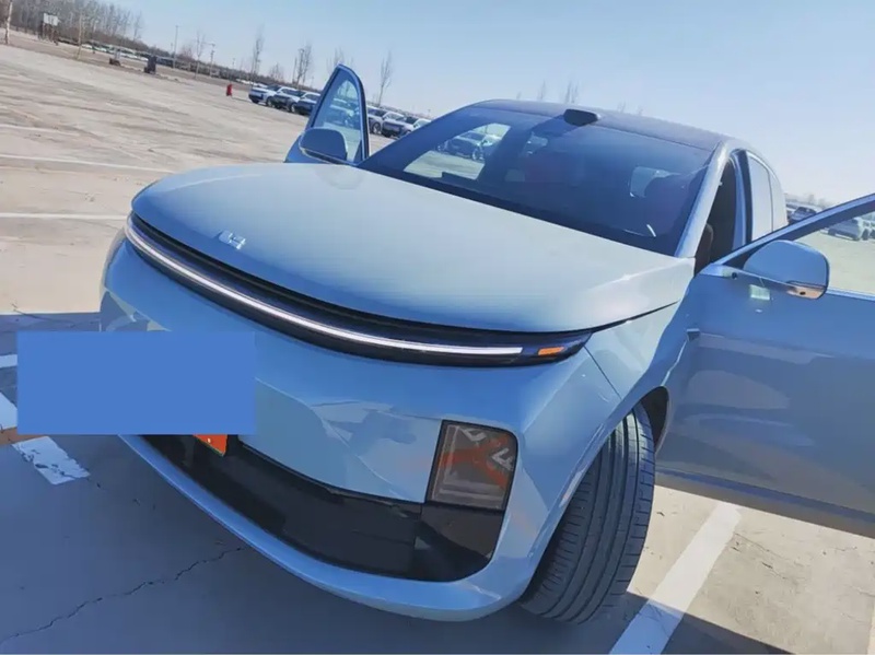 Li Auto L6