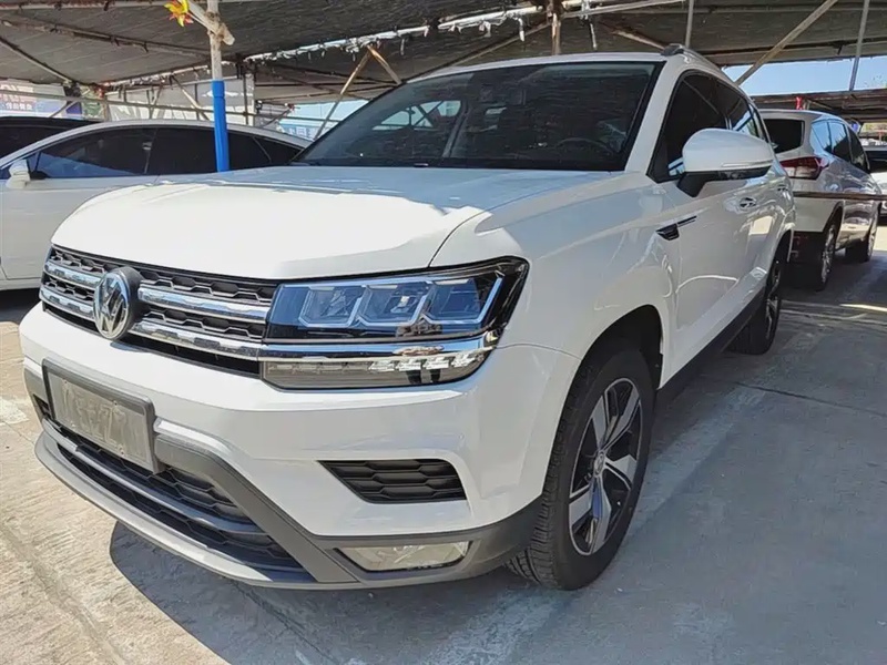 Volkswagen Tharu