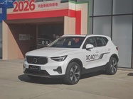 Volvo XC40 2025