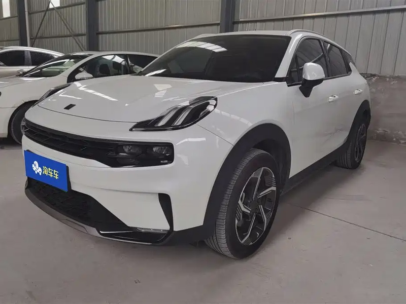 Lynk & Co 06