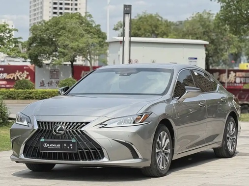 Lexus ES 2022
