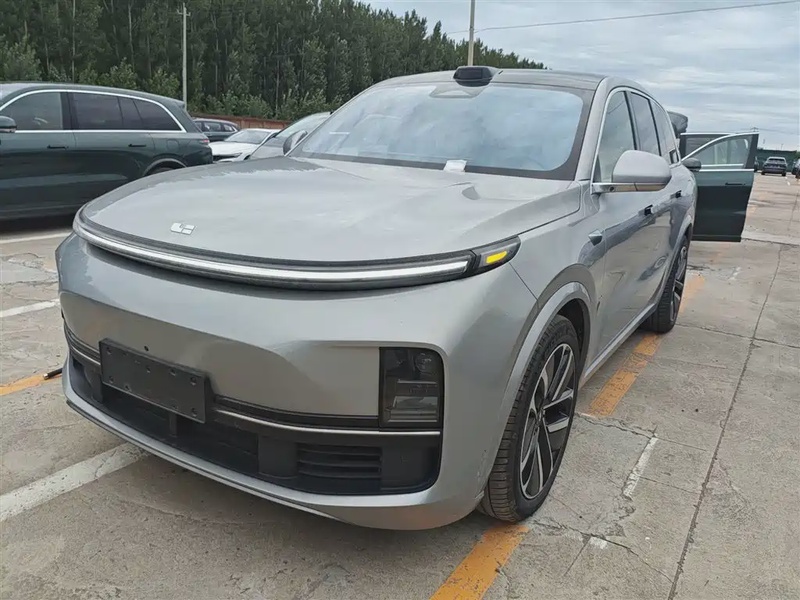 Li Auto L8