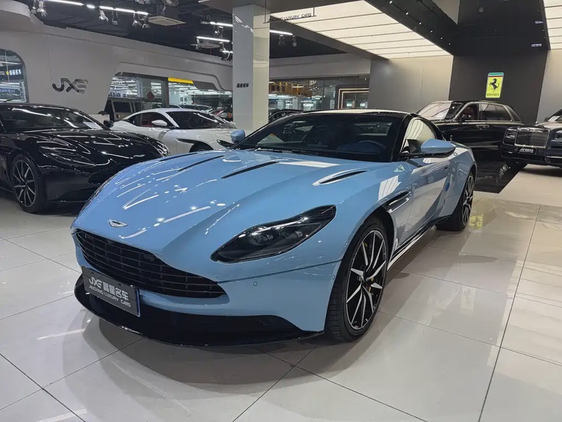 Aston Martin DB11