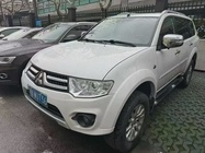 Mitsubishi Pajero Sport 2015