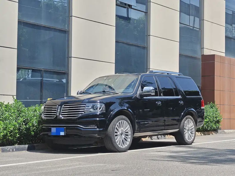 Lincoln Navigator