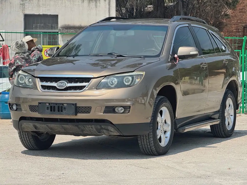 BYD S6