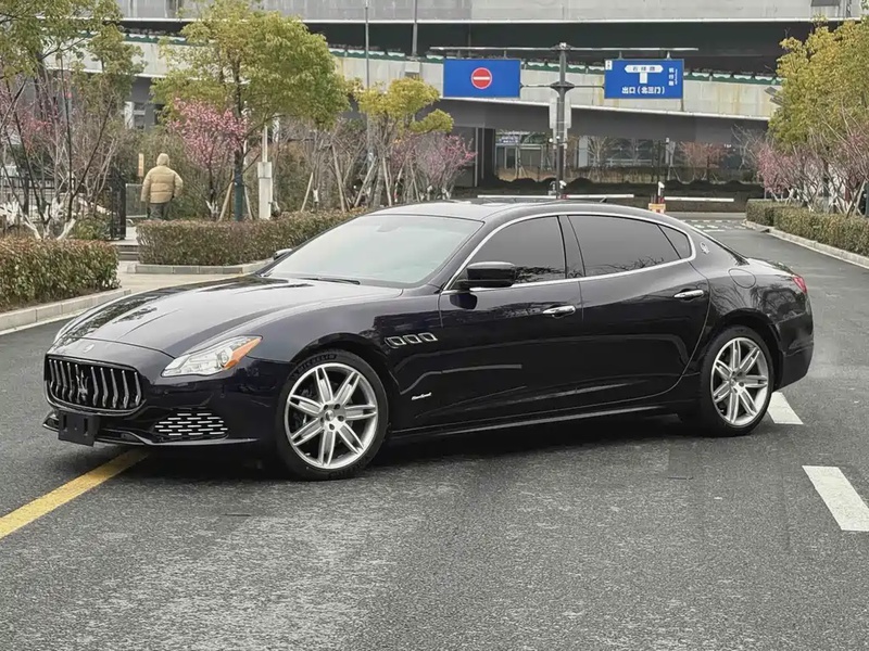 Maserati Quattroporte