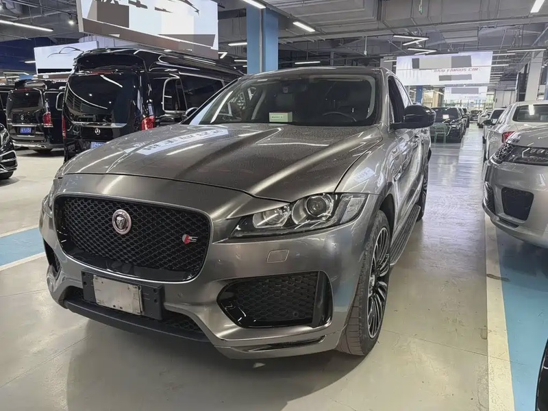 Jaguar F-Pace