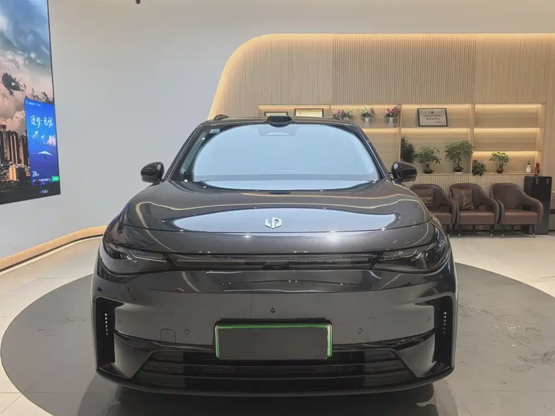 Leapmotor C16