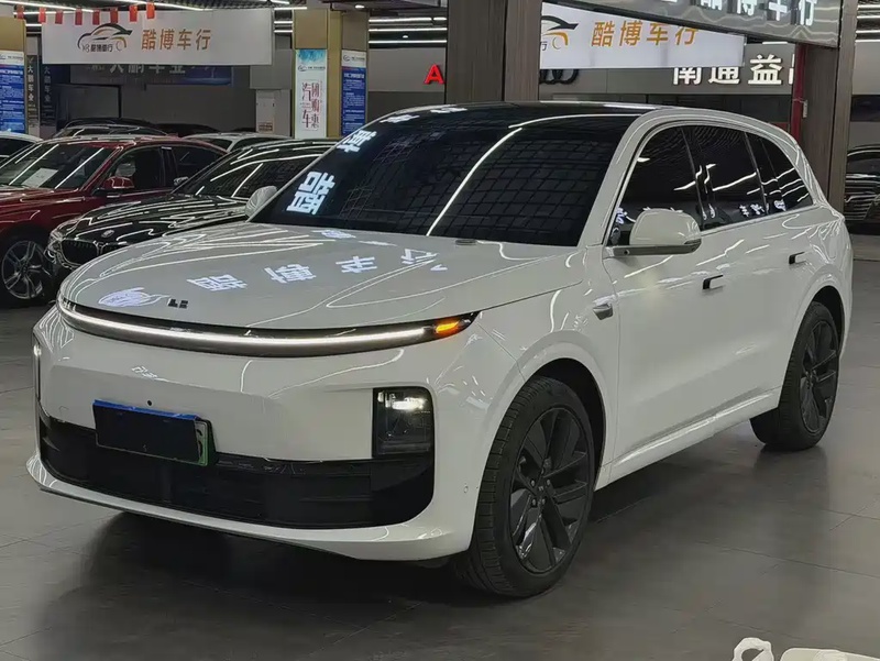 Li Auto L6