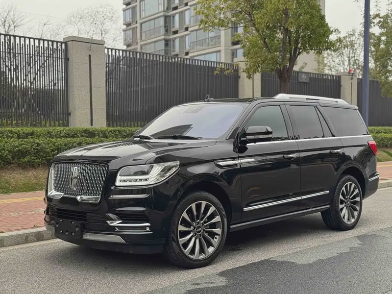 Lincoln Navigator