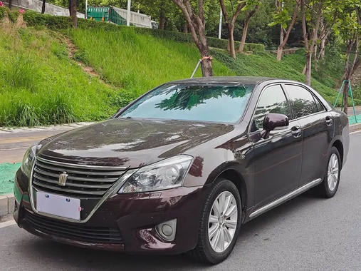 Toyota Crown 2014