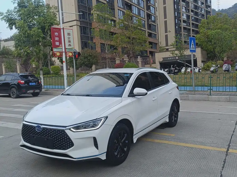 BYD e2