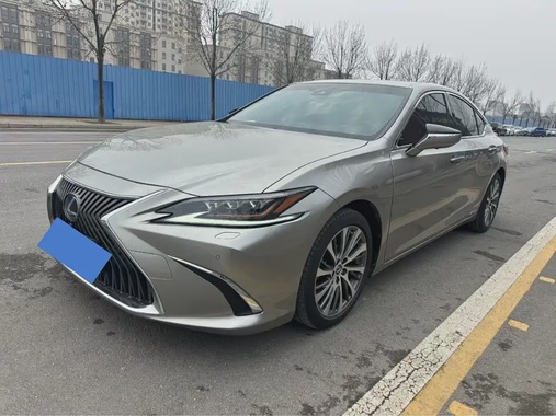 Lexus ES 2019