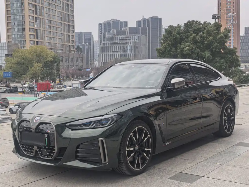 BMW i4