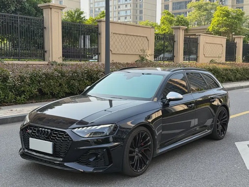 Audi RS4 2023