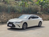 Lexus ES 2019
