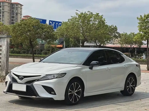Toyota Camry 2019