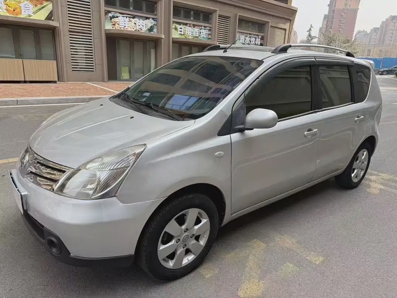 Nissan Livina