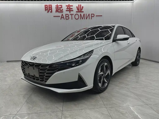 Hyundai Elantra 2022
