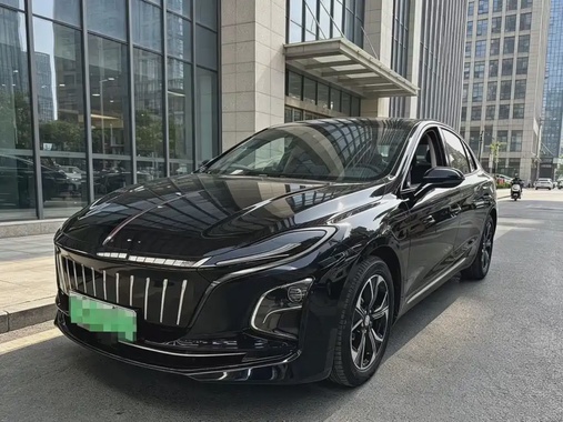 Hongqi E-QM5 2024