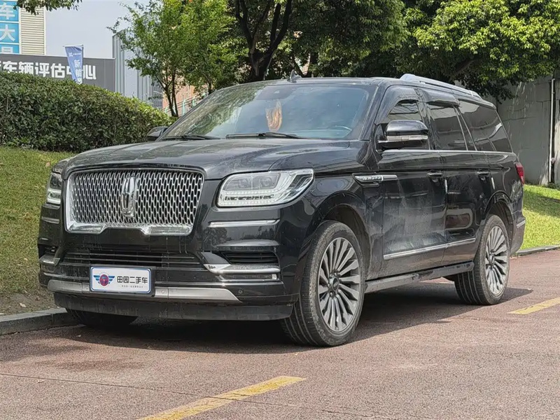 Lincoln Navigator