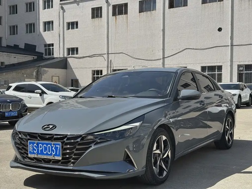Hyundai Elantra 2022