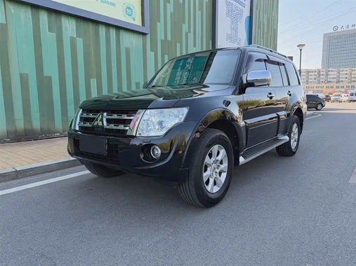 Mitsubishi Pajero 2012