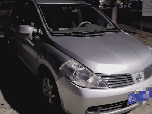 Nissan Tiida 2006