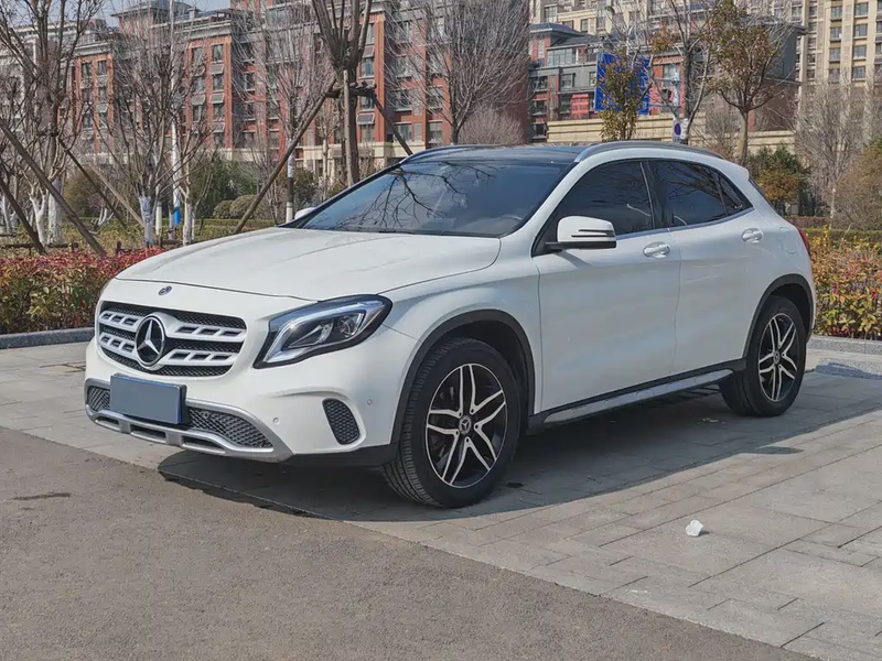 Mercedes-Benz GLA-Class