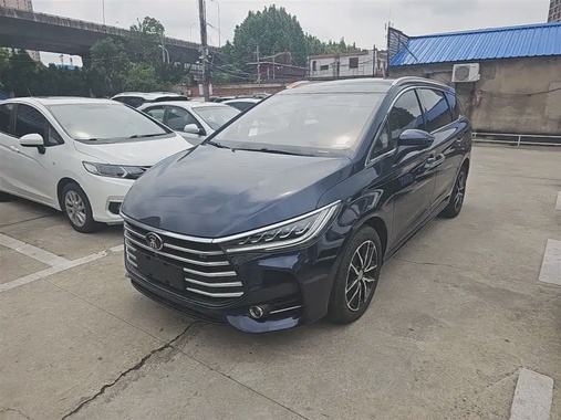 BYD MAX 2018