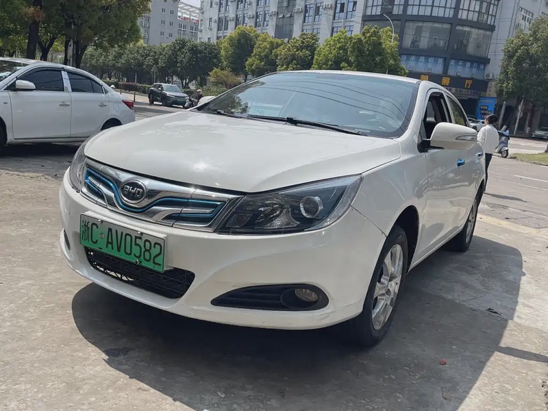 BYD e5