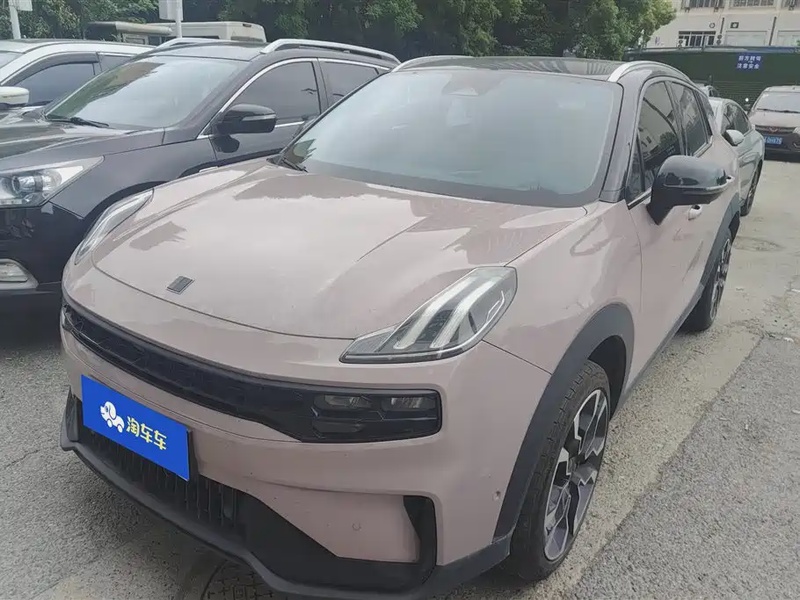 Lynk & Co 06