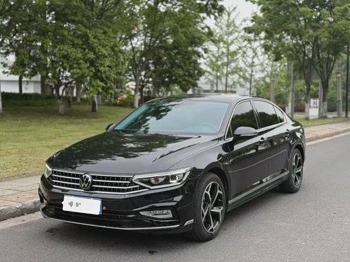 Volkswagen Magotan 2025