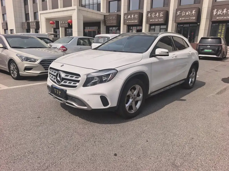 Mercedes-Benz GLA-Class