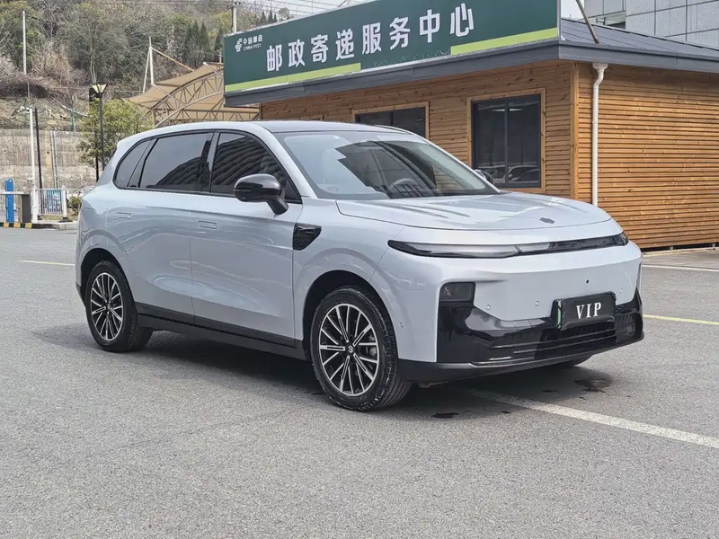 Leapmotor B10