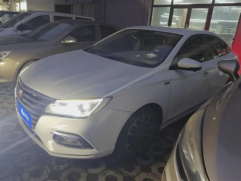 Roewe i5